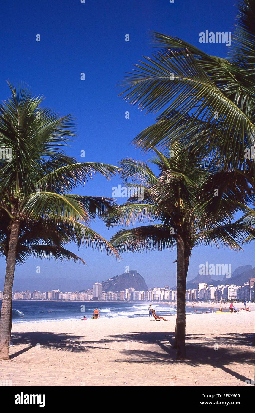 La plage de Copacabana, Rio de Janeiro, Brésil Banque D'Images