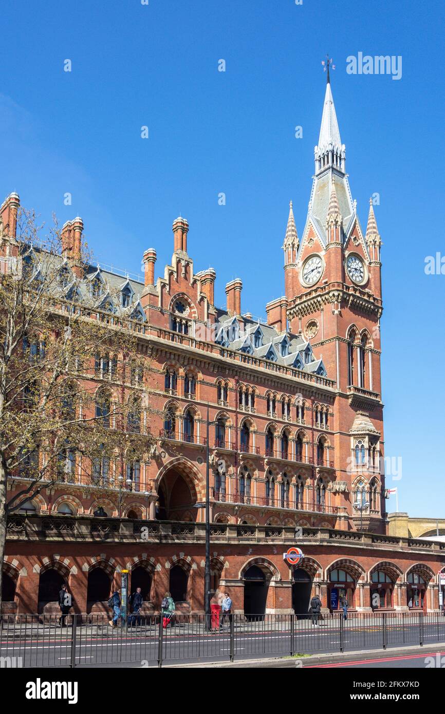 Clock Tower, St.Pancras International Railway Station, Euston Road, King's Cross, London Borough of Camden, Greater London, Angleterre, Royaume-Uni Banque D'Images