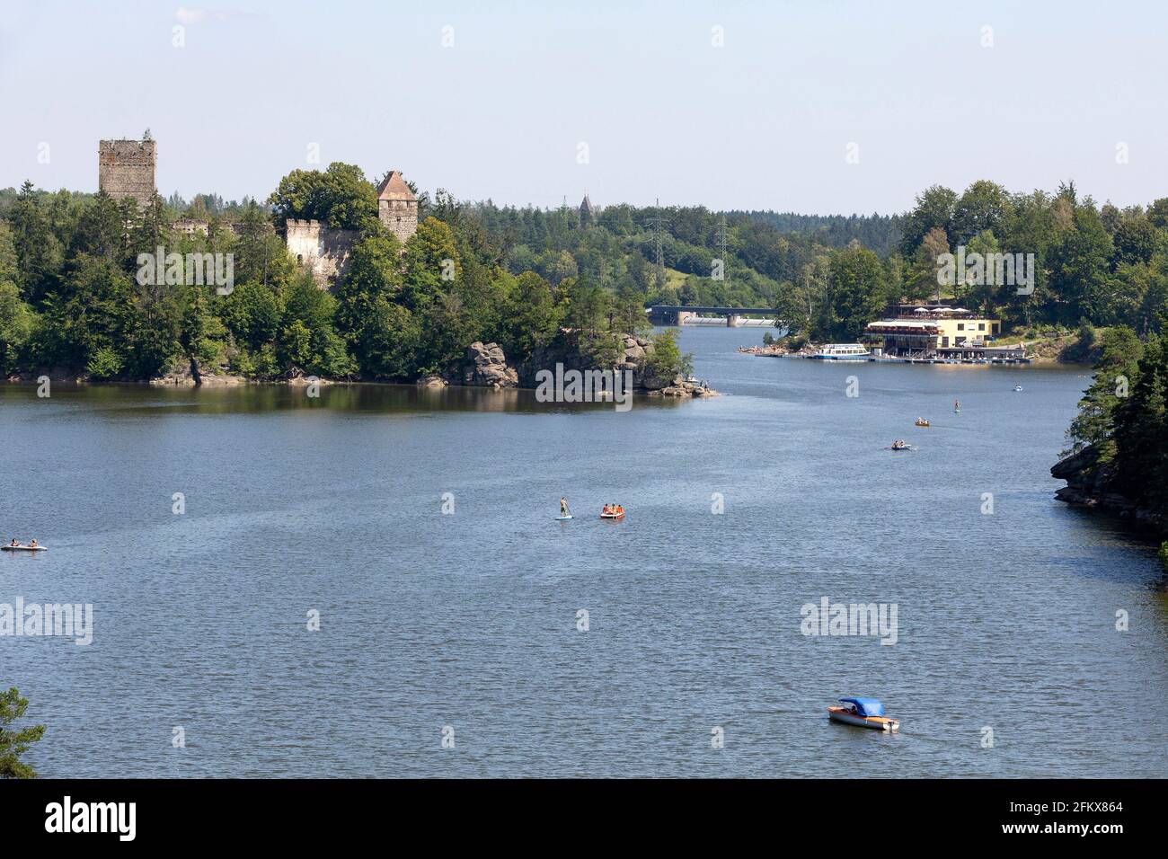 Réservoir Ottenstein avec Burg Lichtenfels à Waldviertel Basse-Autriche Autriche Banque D'Images