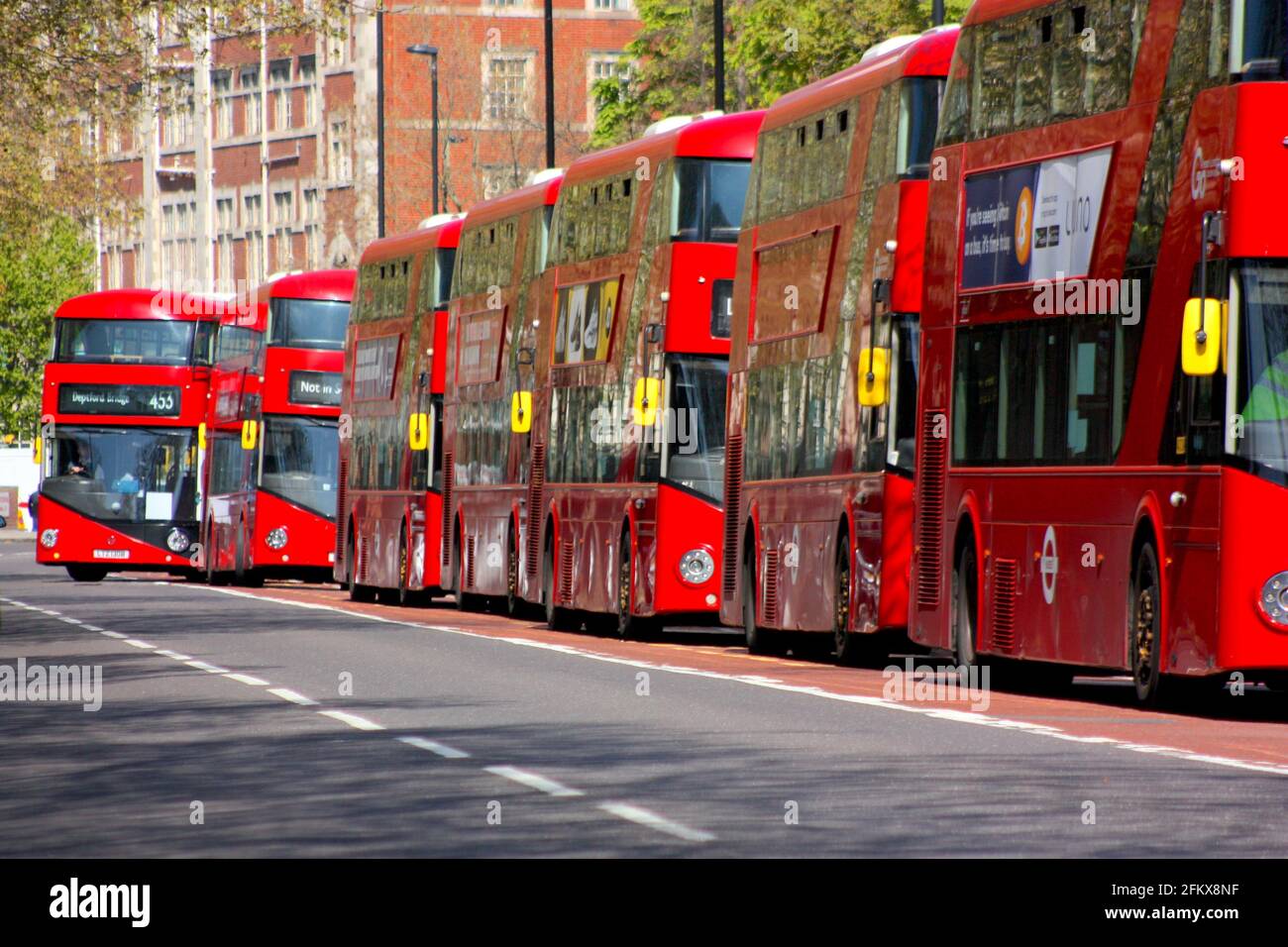 Bus londoniens emblématiques Banque D'Images
