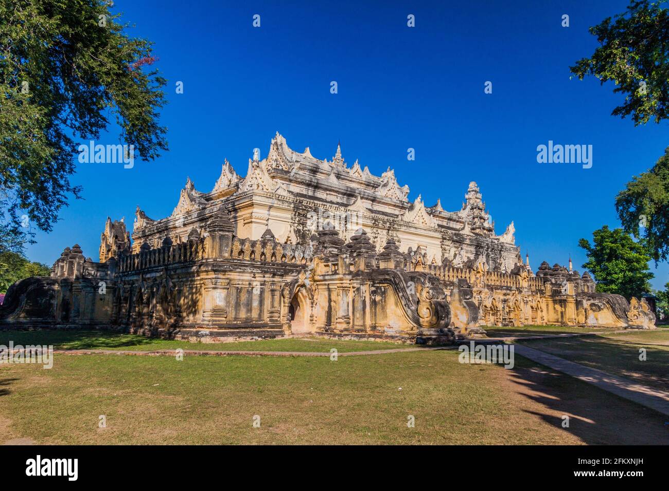 Maha Aungmye Monastère Bonzan dans l'ancienne ville d'Inwa Ava près de Mandalay, Myanmar Banque D'Images
