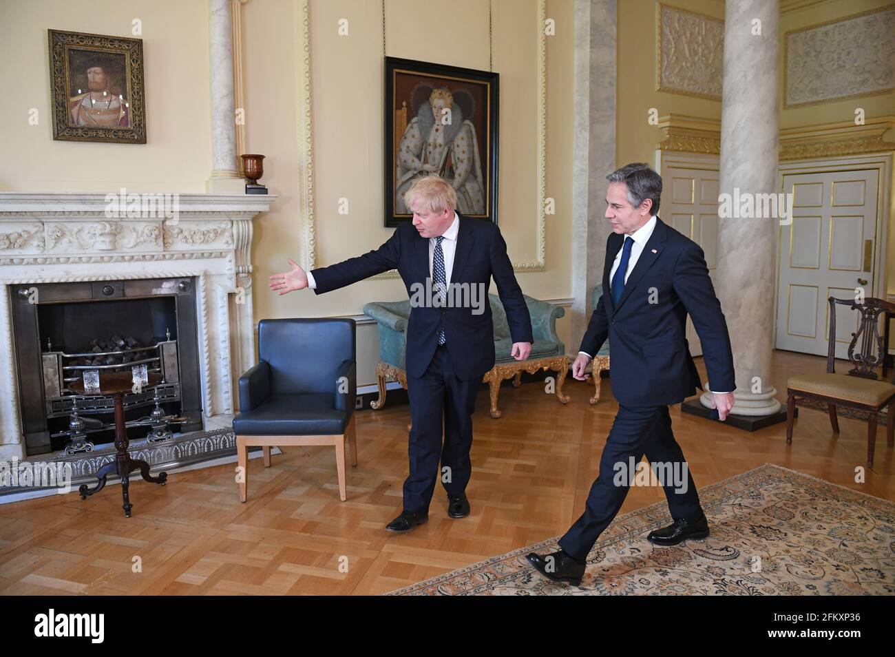 Le Premier ministre Boris Johnson (à gauche) avec le secrétaire d’État des États-Unis Antony Blinken, situé au 10 Downing Street, Londres. Date de la photo: Mardi 4 mai 2021. Banque D'Images