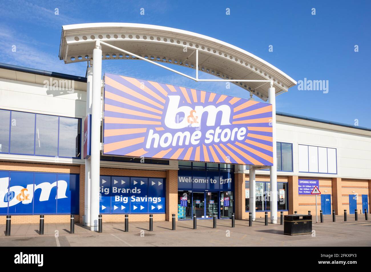 Logo du magasin et devant du magasin Victoria Retail Park Netherfield Nottingham East Midlands Angleterre GB Royaume-Uni Europe Banque D'Images
