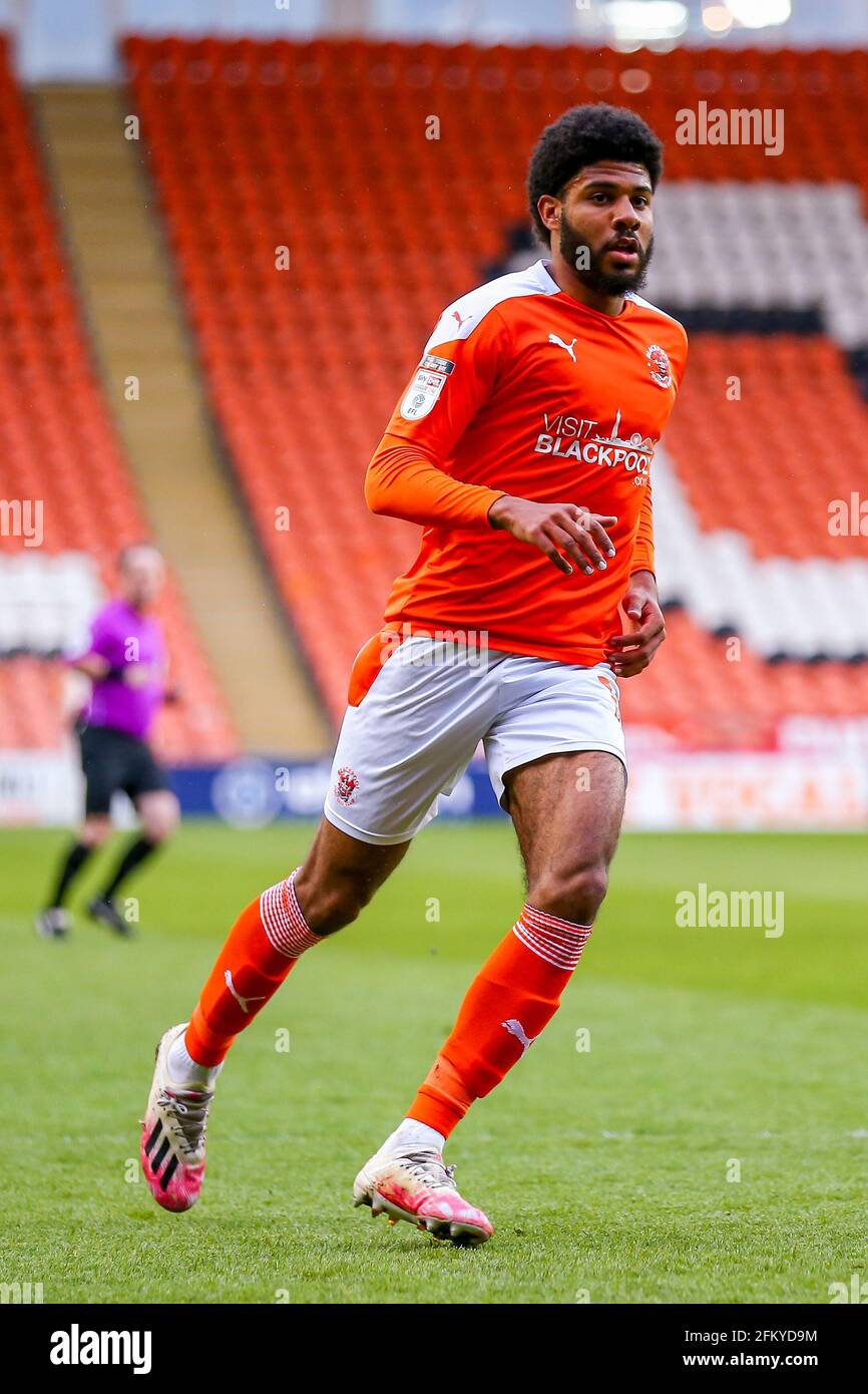 Blackpool, Royaume-Uni. 04e mai 2021. Blackpool avance Ellis Simms lors du match de la Sky Bet League 1 entre Blackpool et Doncaster Rovers à Bloomfield Road, Blackpool, Angleterre, le 4 mai 2021. Photo de Sam Fielding. Crédit : Prime Media Images/Alamy Live News Banque D'Images