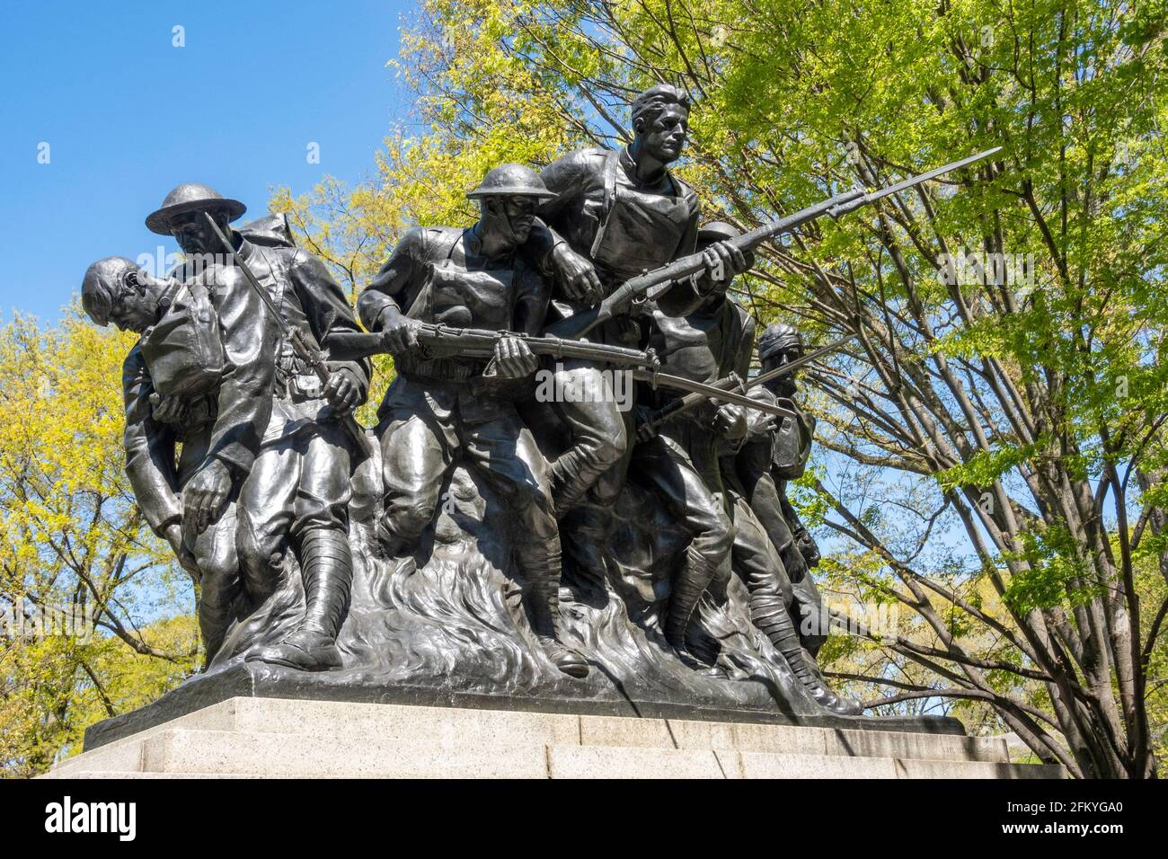 Statue militaire commémorative de la première Guerre mondiale commémorant  les Doughboys de la première Guerre mondiale, Central Park, NYC,  États-Unis, 2021 Photo Stock - Alamy