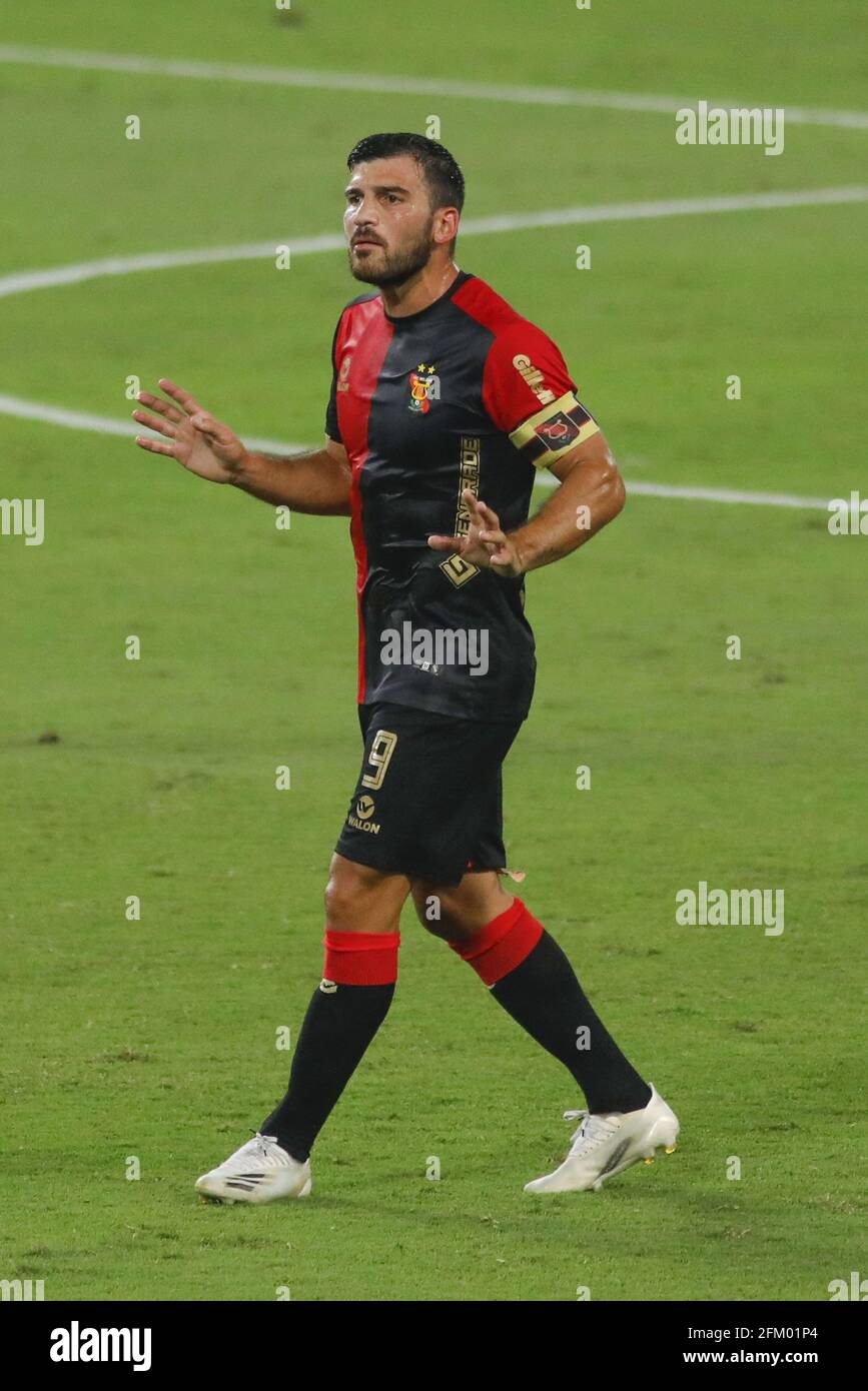 Lima, Pérou. 04e mai 2021. Bernardo Cuesta pendant le match de football Copa Sul-Americana entre Melgar et Athletico Paranaense à l'Estadio Nacional del Peru à Lima, Pérou crédit: SPP Sport Press photo. /Alamy Live News Banque D'Images