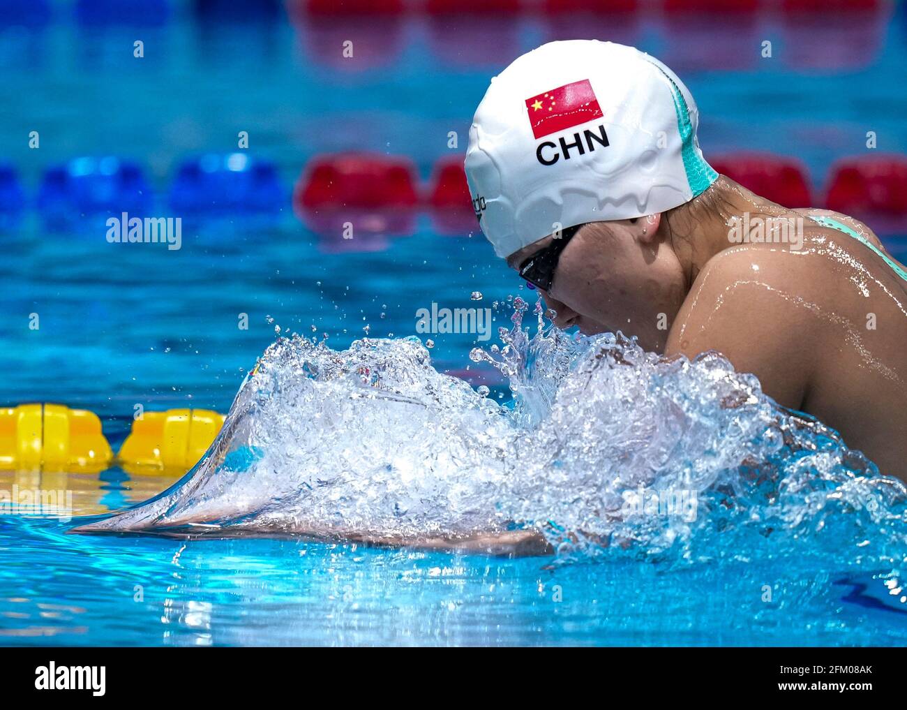 Qingdao, Chine. 5 mai 2021. Yu Jingyao, de Beijing, est en compétition pendant la demi-finale féminine de 200 m de brasse aux Championnats nationaux chinois de natation 2021 à Qingdao, en Chine orientale, le 5 mai 2021. Credit: Xu Chang/Xinhua/Alay Live News Banque D'Images