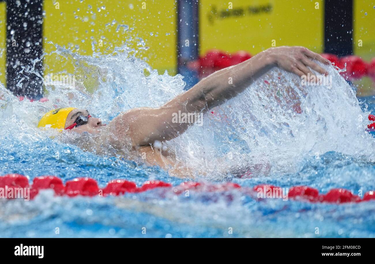Qingdao, Chine. 5 mai 2021. Xu Jiayu, de Zhejiang, participe à la course demi-finale masculine de 200 m de course arrière aux Championnats nationaux chinois de natation 2021 à Qingdao, en Chine orientale, le 5 mai 2021. Credit: Xu Chang/Xinhua/Alay Live News Banque D'Images