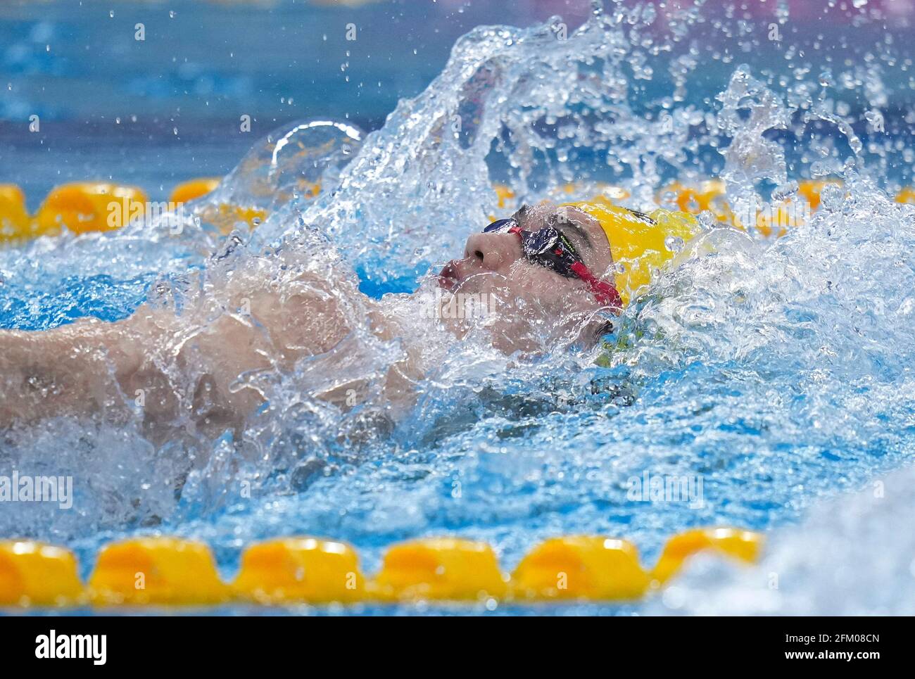 Qingdao, Chine. 5 mai 2021. Xu Jiayu, de Zhejiang, participe à la course demi-finale masculine de 200 m de course arrière aux Championnats nationaux chinois de natation 2021 à Qingdao, en Chine orientale, le 5 mai 2021. Credit: Xu Chang/Xinhua/Alay Live News Banque D'Images