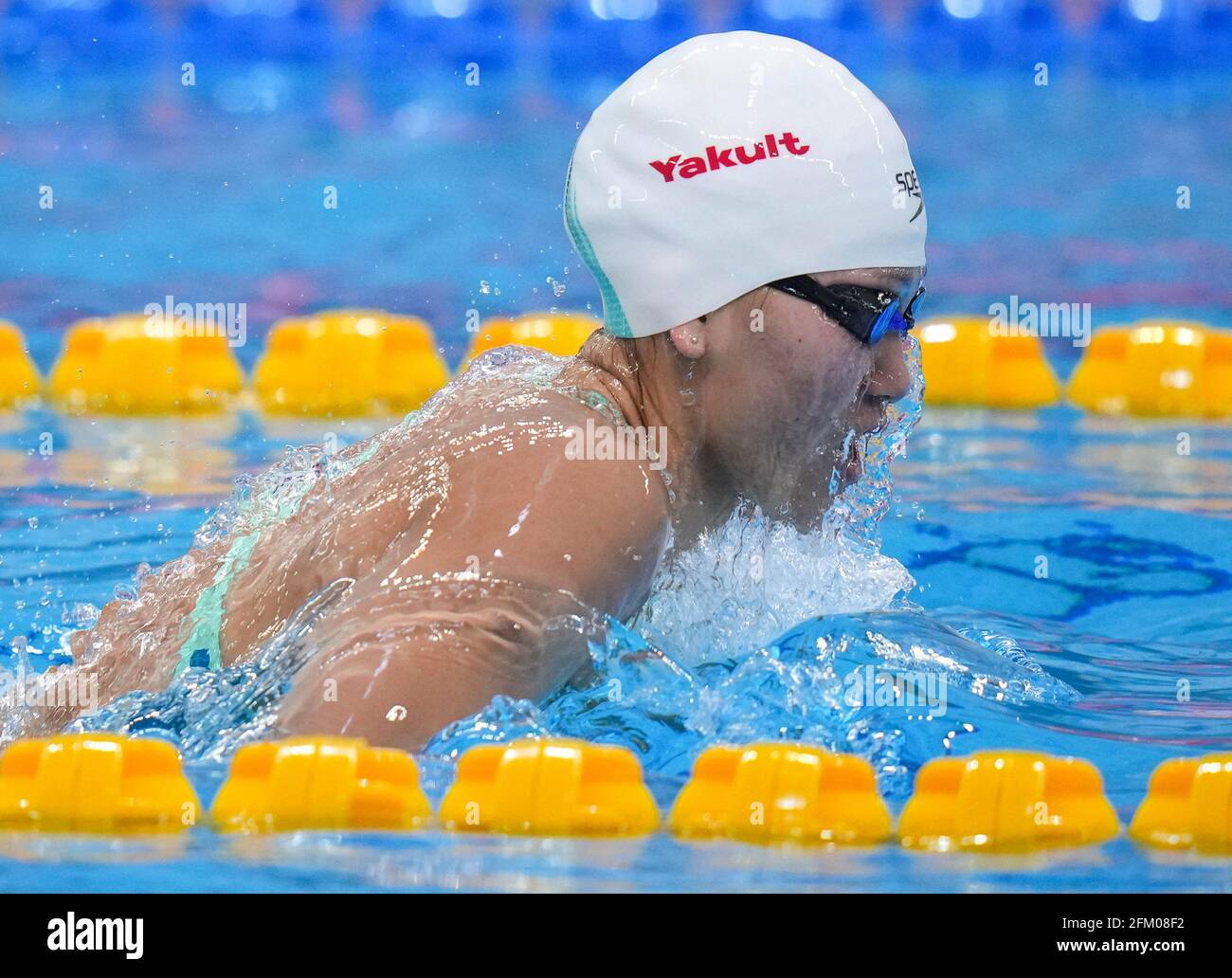 Qingdao, Chine. 5 mai 2021. Yu Jingyao, de Beijing, est en compétition pendant la demi-finale féminine de 200 m de brasse aux Championnats nationaux chinois de natation 2021 à Qingdao, en Chine orientale, le 5 mai 2021. Credit: Xu Chang/Xinhua/Alay Live News Banque D'Images