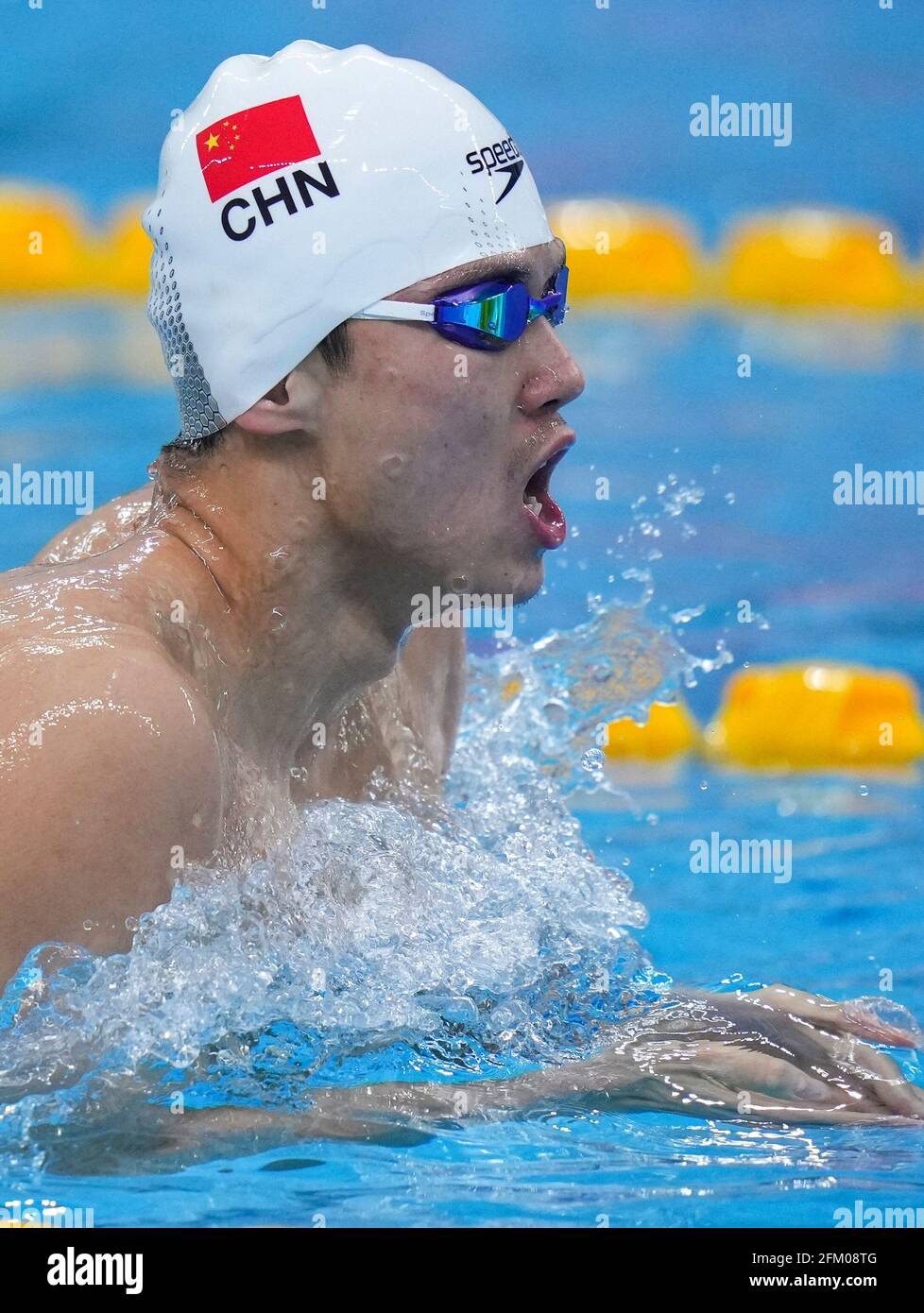 Qingdao, Chine. 5 mai 2021. Wang Shun, de Zhejiang, est en compétition pendant la demi-finale masculine de 200 m de médley lors des championnats nationaux chinois de natation 2021 à Qingdao, en Chine orientale, le 5 mai 2021. Credit: Xu Chang/Xinhua/Alay Live News Banque D'Images