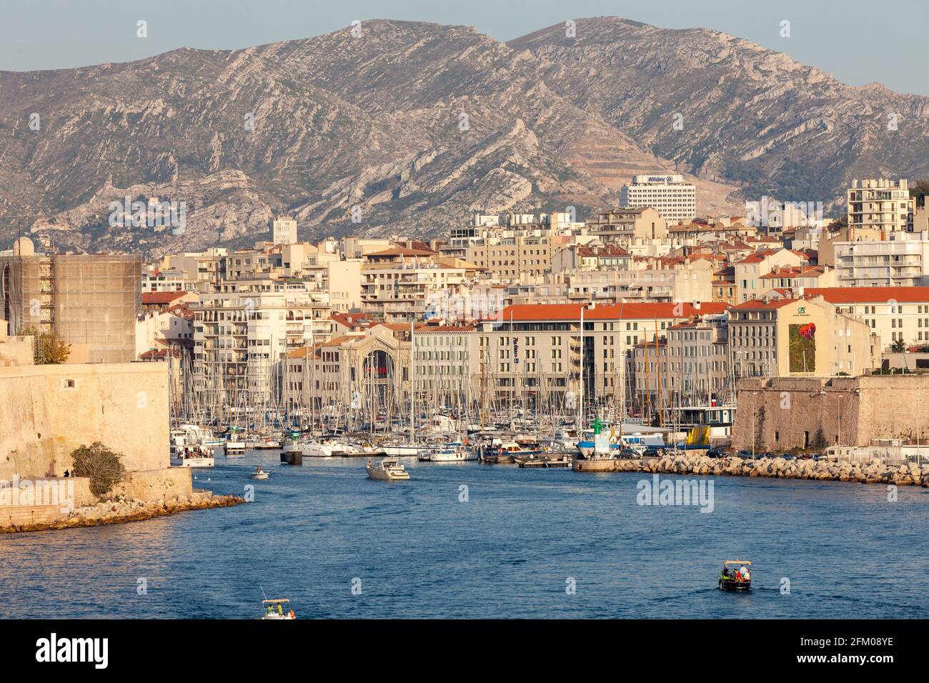 Vieux port de Marseille, vu de la mer. Provence, France Banque D'Images