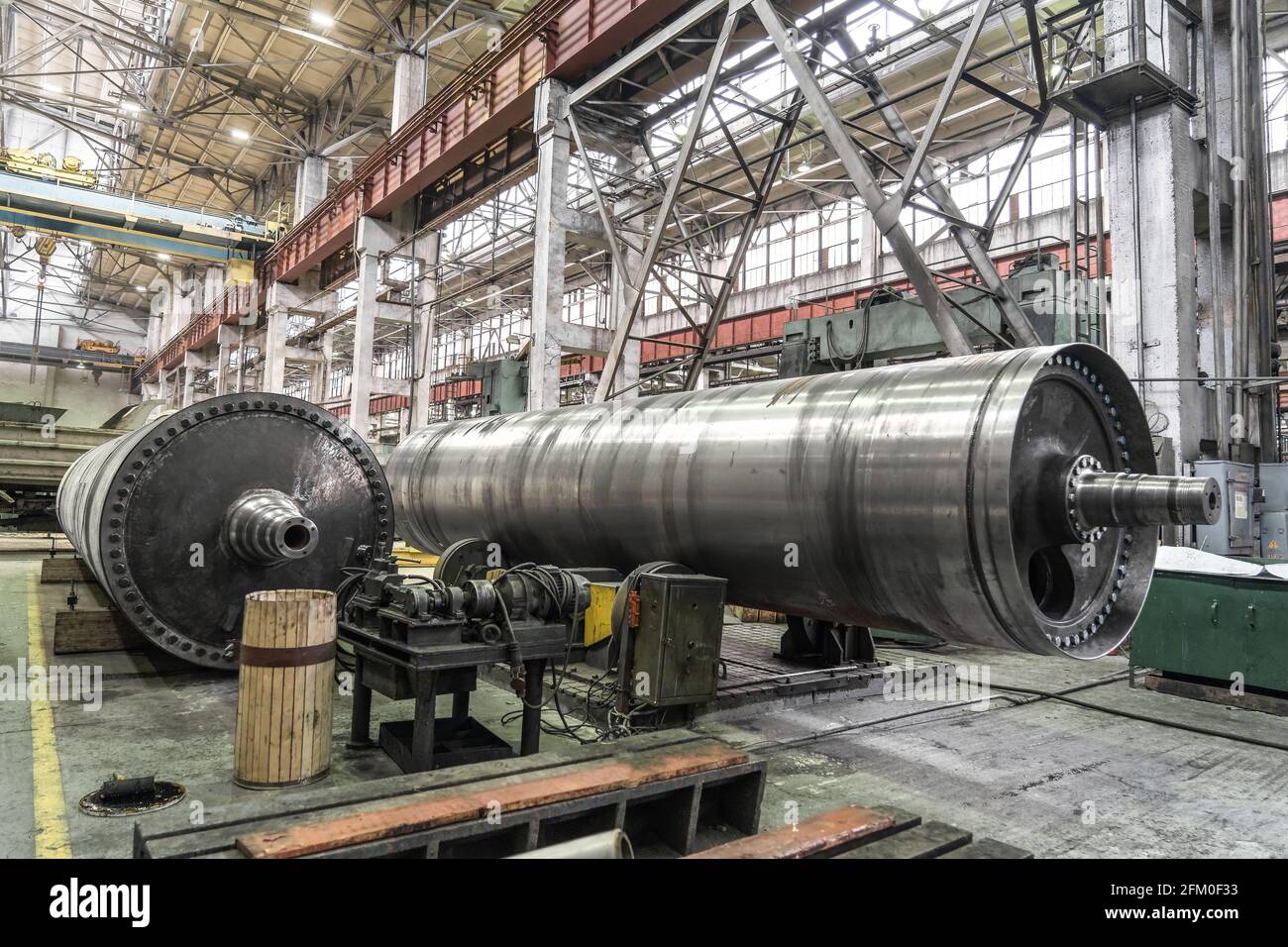 Produits en acier tubulaire cylindrique dans l'usine d'atelier de travail des métaux. Banque D'Images