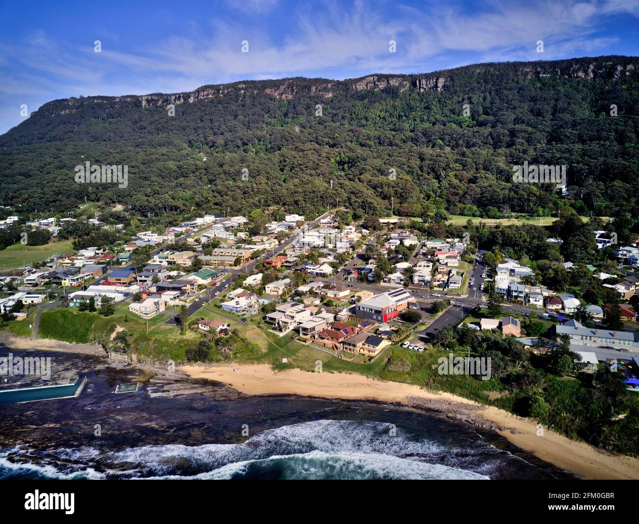 Antenne des agglomérations urbaines de Coledale au nord de Wollongong Nouvelle-Galles du Sud Australie Banque D'Images