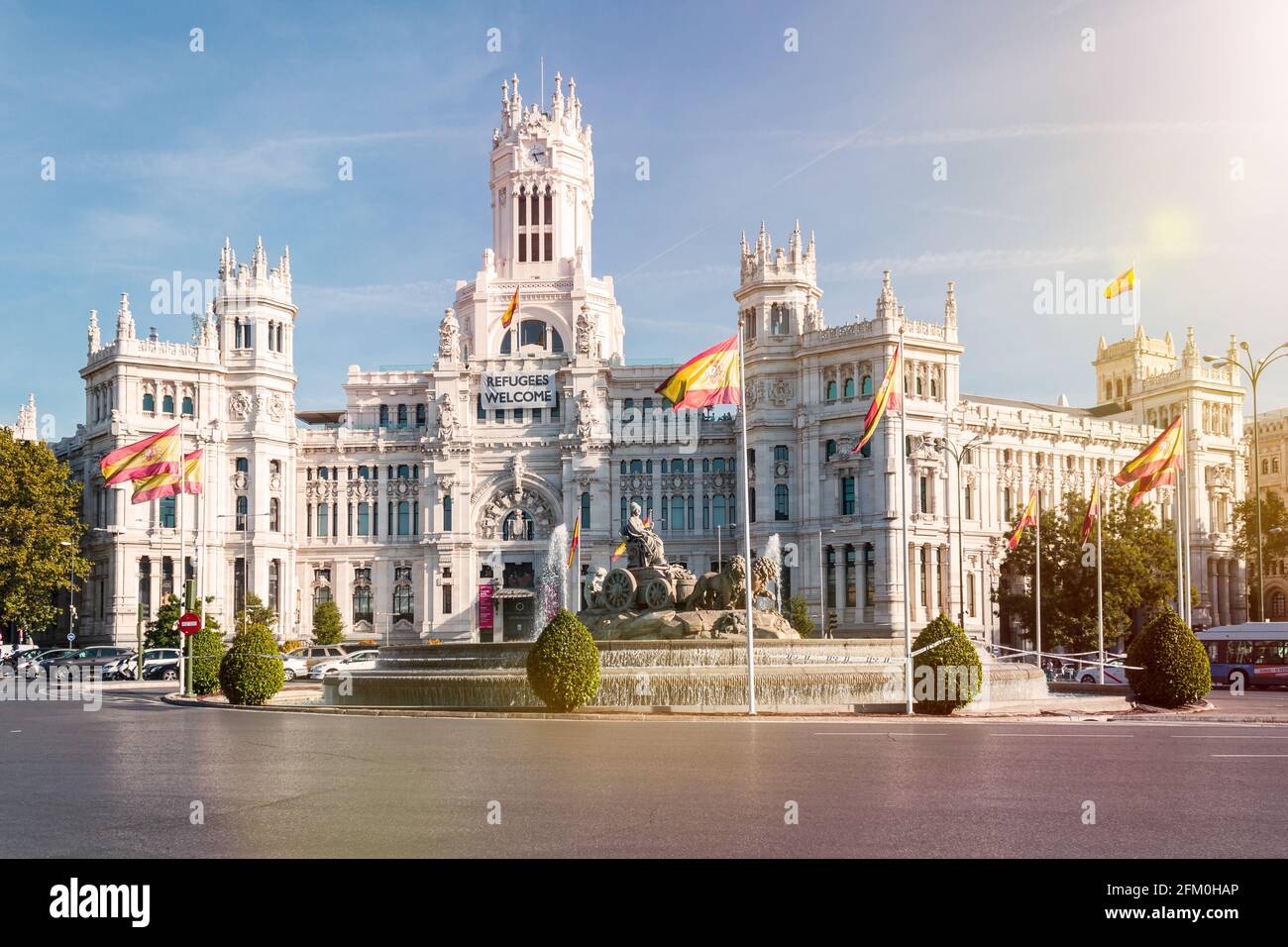 Plaza de Cibeles avec la fontaine et le Palais Cibeles à Madrid, la capitale espagnole. Banque D'Images