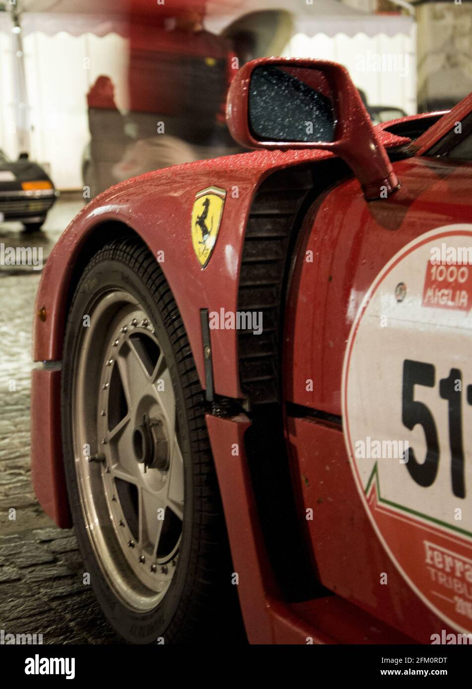 PESARO, ITALIE - 24 mars 2017 : FERRARI f40 sur une vieille voiture de course en rallye mille Miglia 2020 la célèbre course historique italienne (1927-1957) Banque D'Images