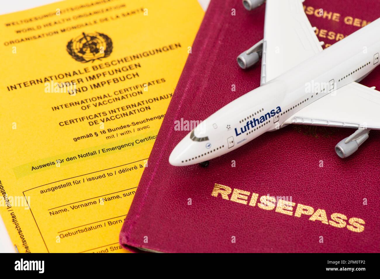 Reisefreiheit mit Imfpass und Reisepass Banque D'Images