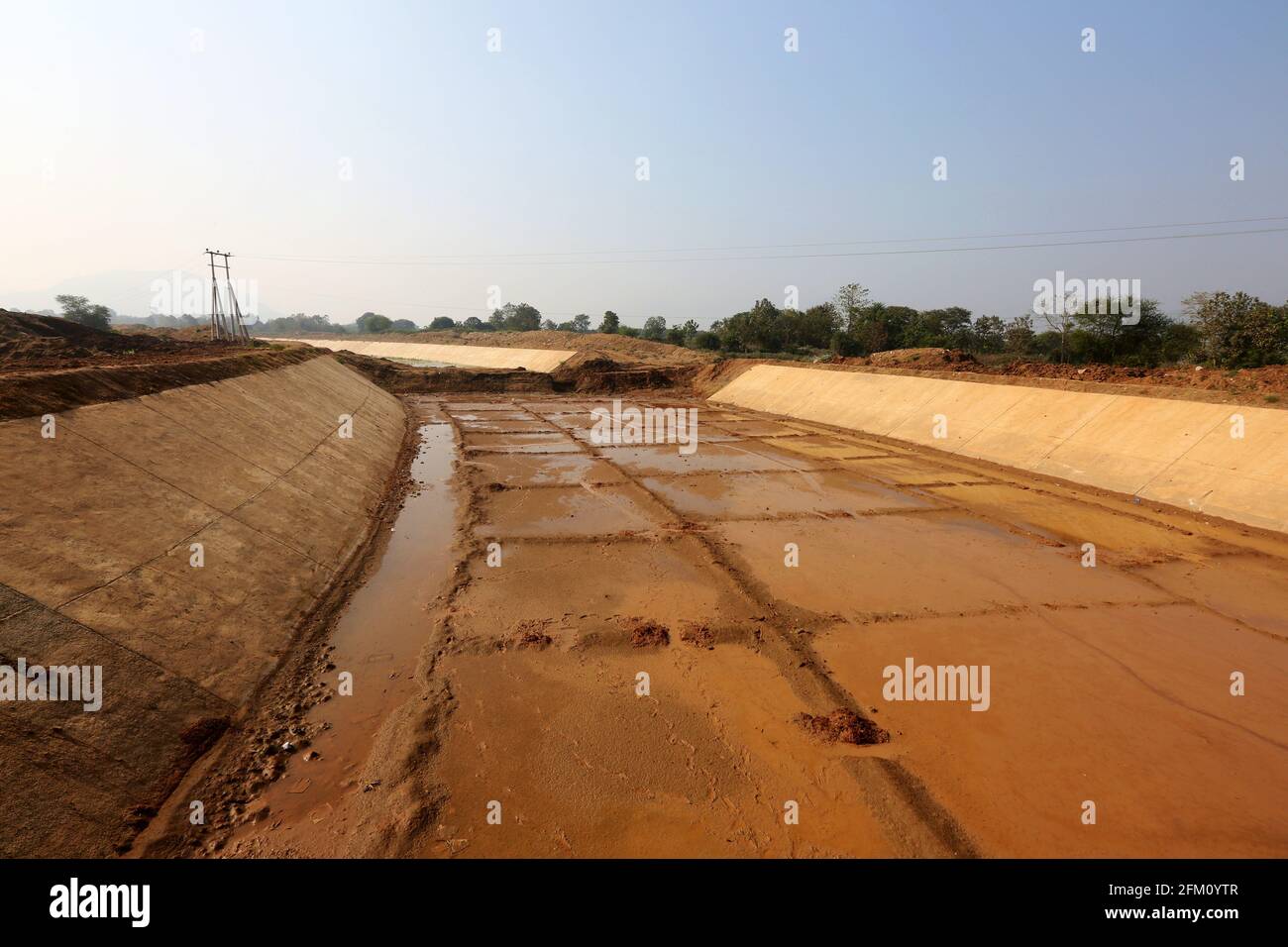 Vue sur le barrage de la rivière Vamasadhara au village de Chinnadhaimila, district de Srikakulam, Andhra Pradesh, Inde Banque D'Images