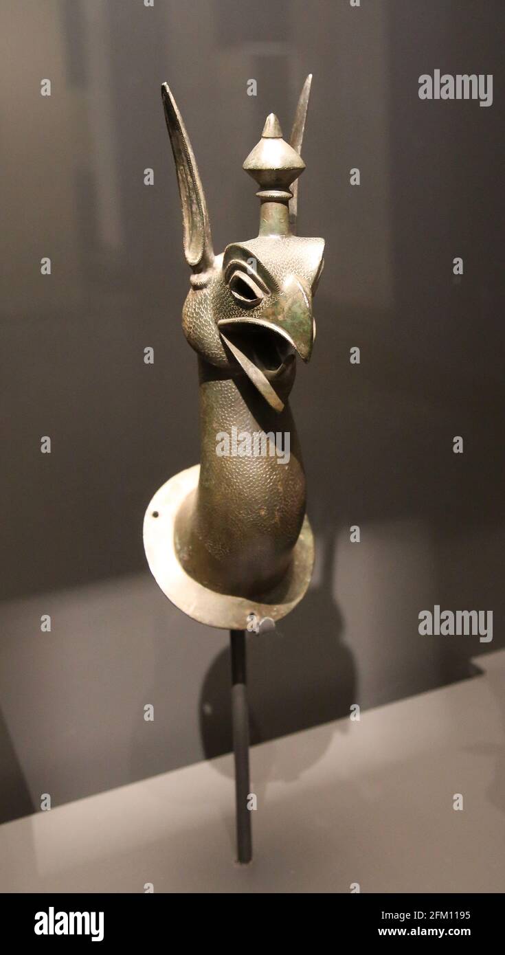 Raccord de mastic. Tête ou protome de griffin en bronze. Période d'orientalisation. Grek est. 700BC-600BC. Rhodes. Technique de fonte creuse. Banque D'Images