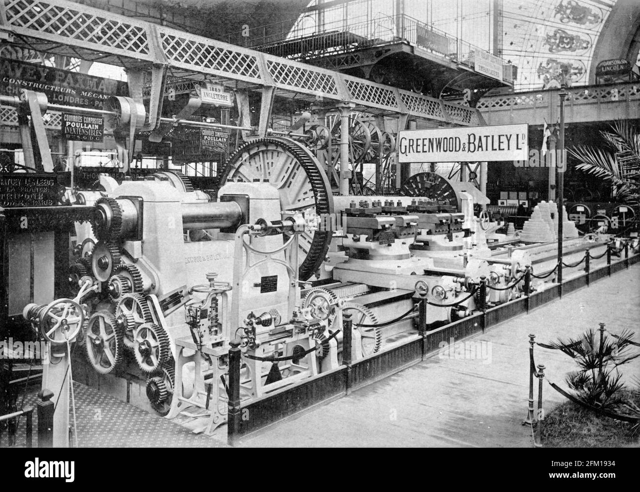 Exposition universelle, Paris,1889 : UNE salle de machines. Banque D'Images Exposition universelle, Paris,1889 : UNE salle de machines. Banque D'Images
