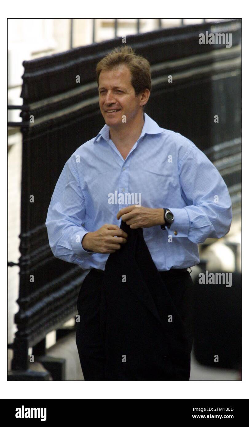 Alastair Campbell arrivant à Downing Street.pic David Sandison 11/7/2003 Banque D'Images