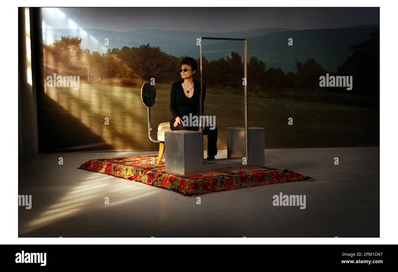 Yoko Ono Odyssey D Un Cafard L Ica A Un Projet D Ofsite Par Joko Ono Qui Se Tient Dans Une Galerie De 3 Etages Au 14 Wharf Rd N1 London L Exposition Se Deroule Du Jeudi