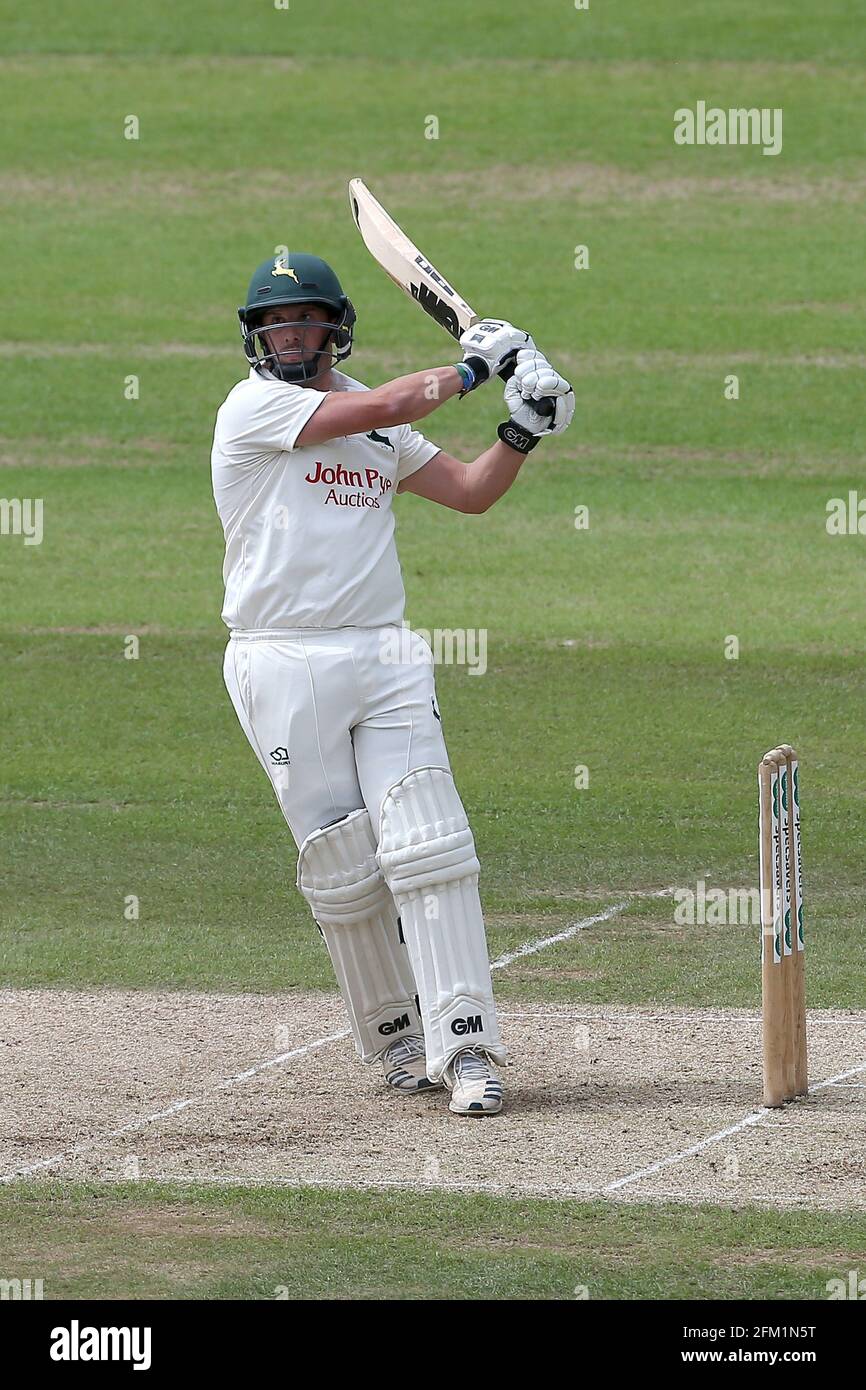 Steven Mullaney atteint 6 courses pour le tinghamshire pendant le Notinghamshire CCC vs Essex CCC, Specsavers County Championship Division 1 Cricket à Trent BR Banque D'Images