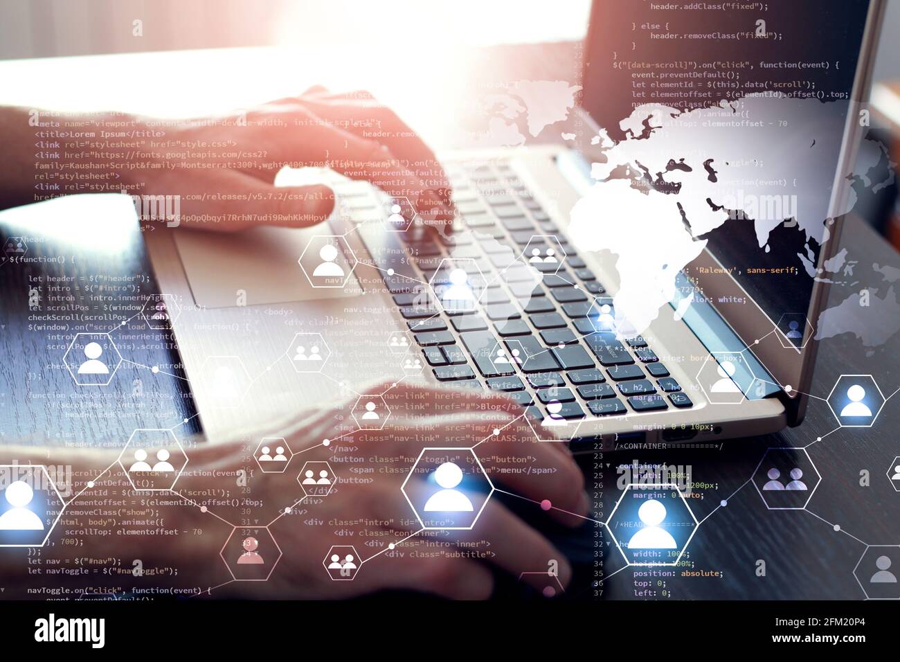 exercices pratiques sur le développement web de programmation d'ordinateur portable. développement web frontal. fond multimédia de mélange Banque D'Images