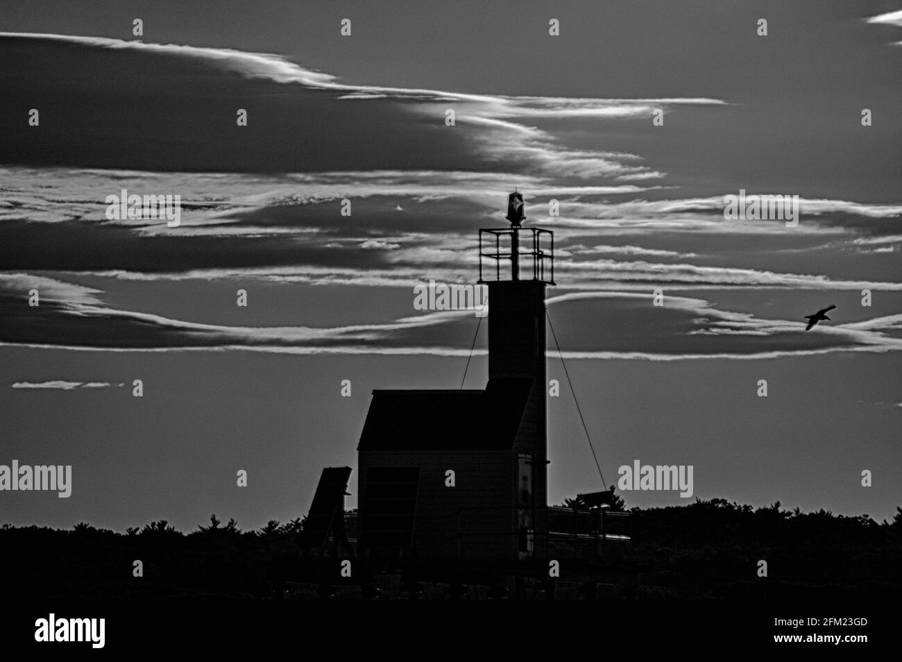 La silhouette de la lumière de navigation offre une perspective intéressante des détails. Banque D'Images