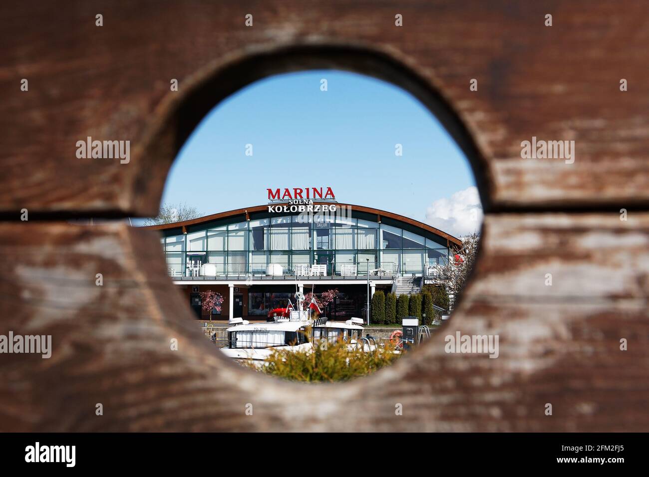 KOLOBRZEG, Poméranie occidentale, Pologne-mai 04,2021 Salt Marina - Port de plaisance et nombreux bateaux amarrés sur le quai. Kolobrzeg est un touriste populaire de Banque D'Images