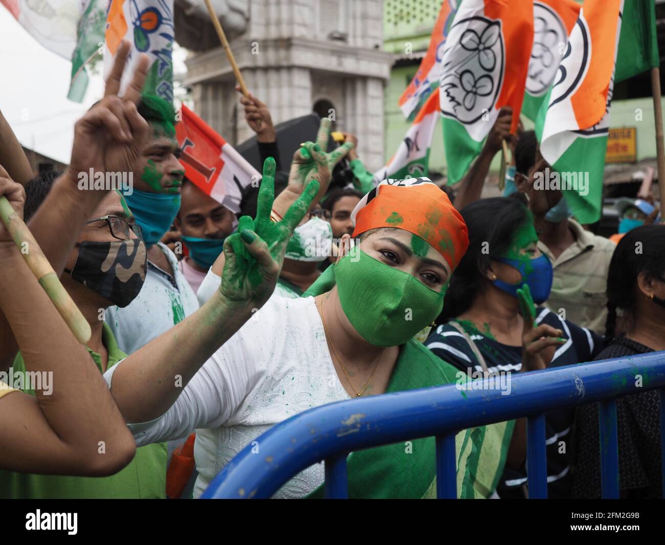 KOLKATA, INDE - 02 mai 2021 : un membre du parti du Congrès Trinamool et un activiste se sont réunis pour une manifestation, protestant contre une tentative de mamamamater Mamata Banque D'Images