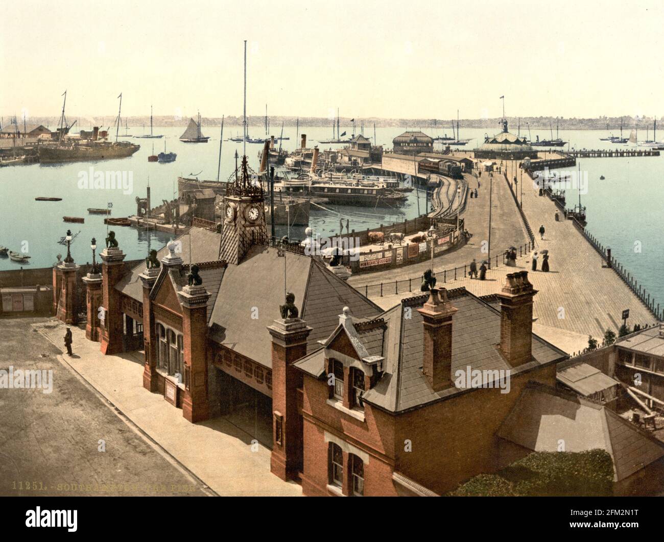 Southampton Royal Pier (anciennement Victoria Pier) et Harbour, Hampshire vers 1890-1900 Banque D'Images
