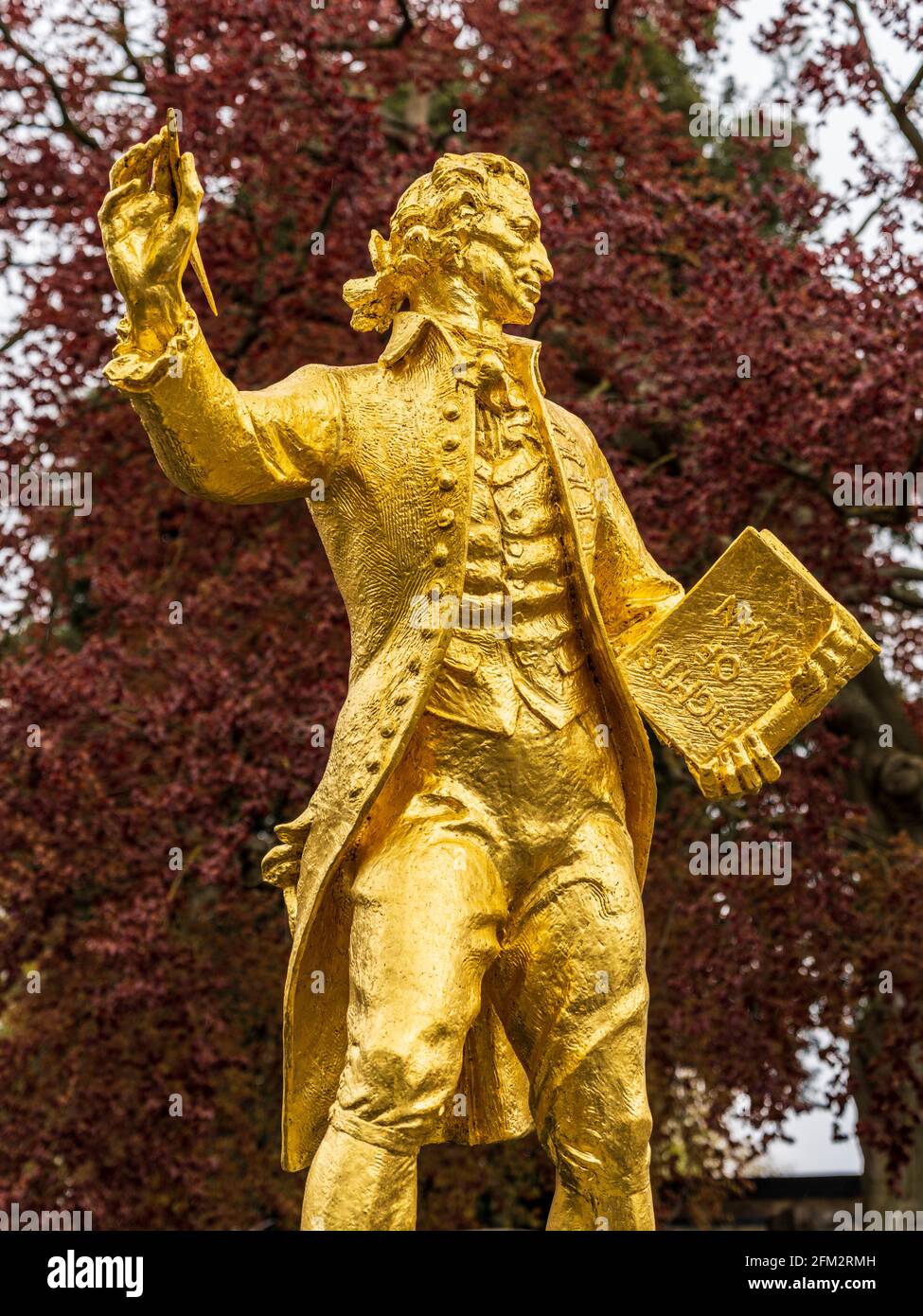 Thomas Paine Thetford - statue de Thomas Paine, l'un des pères fondateurs des USA - Naissance Thetford Norfolk UK - Sculpteur Sir Charles Thomas Wheeler Banque D'Images