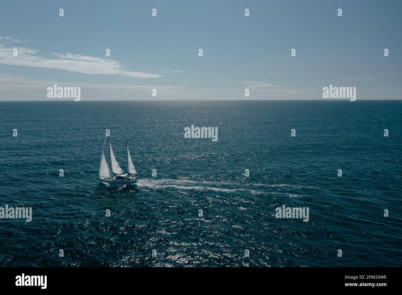 Voile en bateau à voile près de Montauk, long Island, les Hamptons, New York, Etats-Unis Banque D'Images