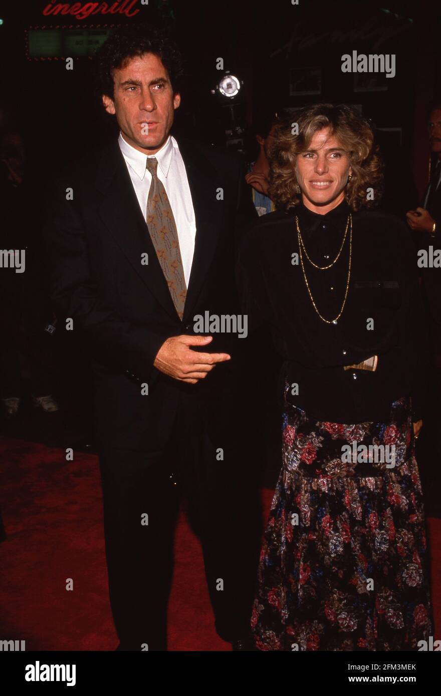 Paul Michael Glaser et sa femme Elizabeth Glaser assistent à la première partie hollywoodienne « famille immédiate » le 24 octobre 1989 à Hollywood Palladium à Hollywood, Californie. Crédit: Ralph Dominguez/MediaPunch Banque D'Images