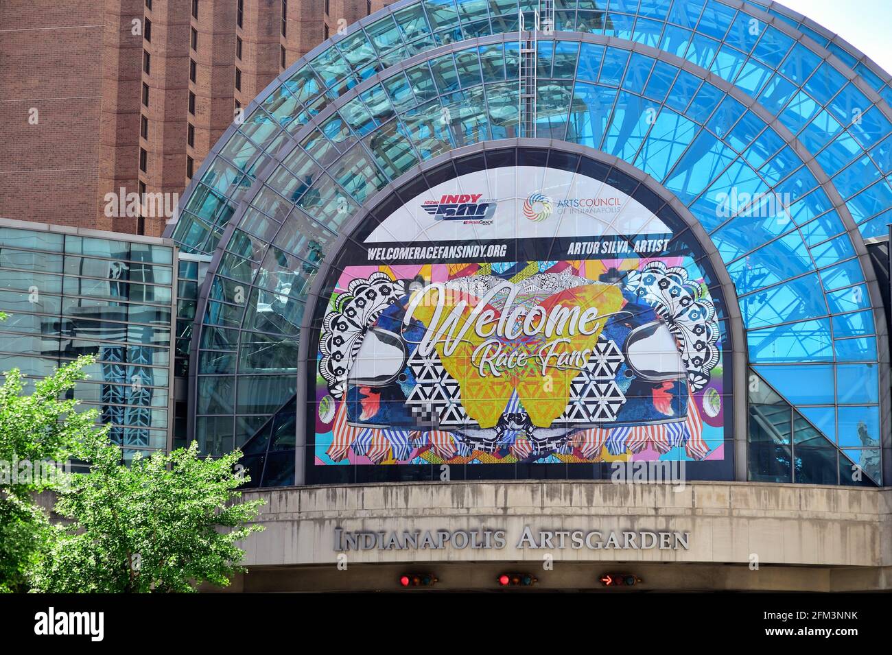 Indianapolis, Indiana, États-Unis. Achevé en 1995, le dôme d'Indianapolis Artsgarden couvre l'intersection des rues Washington et Illinois. Banque D'Images