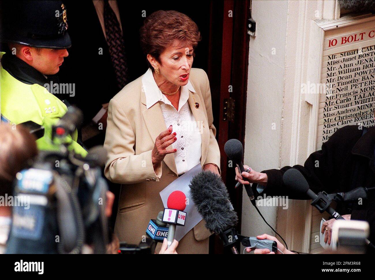 Madame Shirley porter, qui était chef du conseil municipal de Westminster lorsque le système de maisons pour les votes a eu lieu donne un conférence de presse et annonce son appel contre le vérificateur de district qui l'a trouvée coupable et a surfacturé 32 millions de livres le scandale des maisons pour les votes Banque D'Images