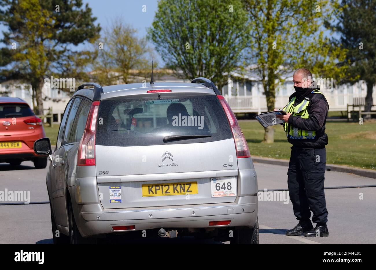 Identification de contrôle de sécurité du garage mort pendant la pandémie de COVID. Banque D'Images