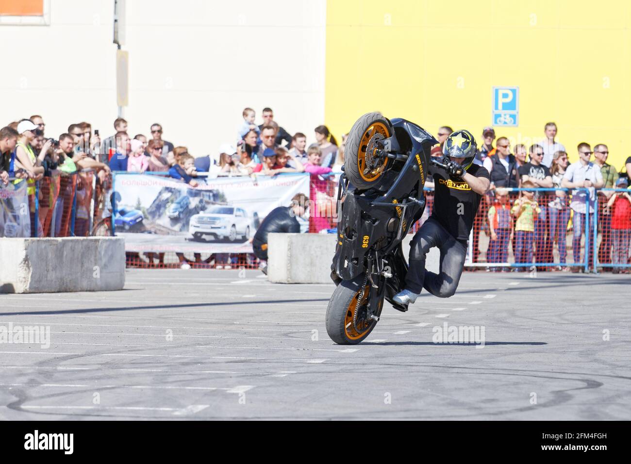 Moto stunt Banque de photographies et d'images à haute résolution - Alamy
