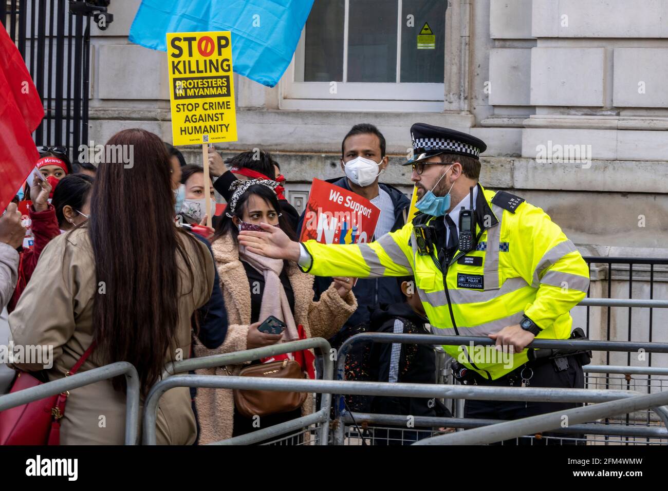 LONDRES, Royaume-Uni – 02/05/21: Nous soutenons la marche des manifestants du NUG en faveur du Gouvernement d'unité nationale du Myanmar. Manifestations après le récent coup d'Etat militaire Banque D'Images