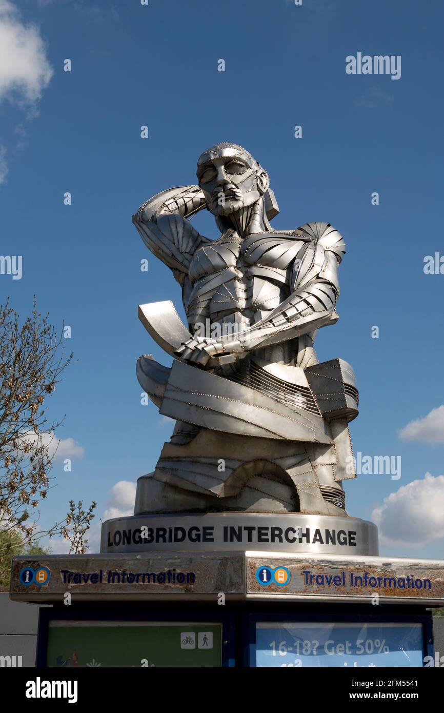Longbridge Interchange Sculpture 'The Genie of Industry', Birmingham, West Midlands, Angleterre, Royaume-Uni Banque D'Images