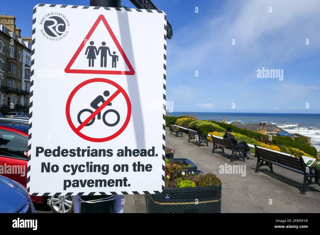 Pas de panneau de vélo sur le sentier, Saltburn by the Sea, station balnéaire, North Yorkshire, Angleterre Banque D'Images