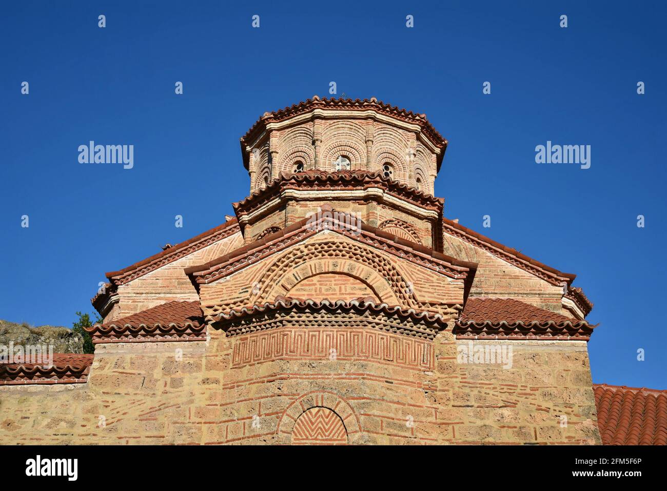 Extérieur de l'ancienne église byzantine au Grand Meteoron un monastère Saint du XIVe siècle à Kalambaka, Thessalie Grèce. Banque D'Images