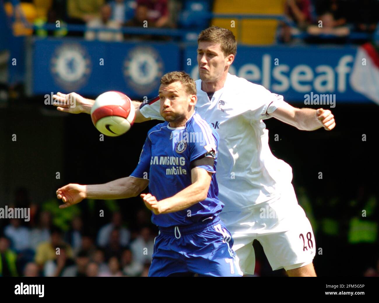 CHELSEA V BOLTON WANDERERS. ANDRIY SHEVCHENKO (L) ET LUBOMIR MICHALIK . 28/4/07 PHOTO DAVID ASHDOWN PREMIER MINISTRE DE FOOTBALL Banque D'Images