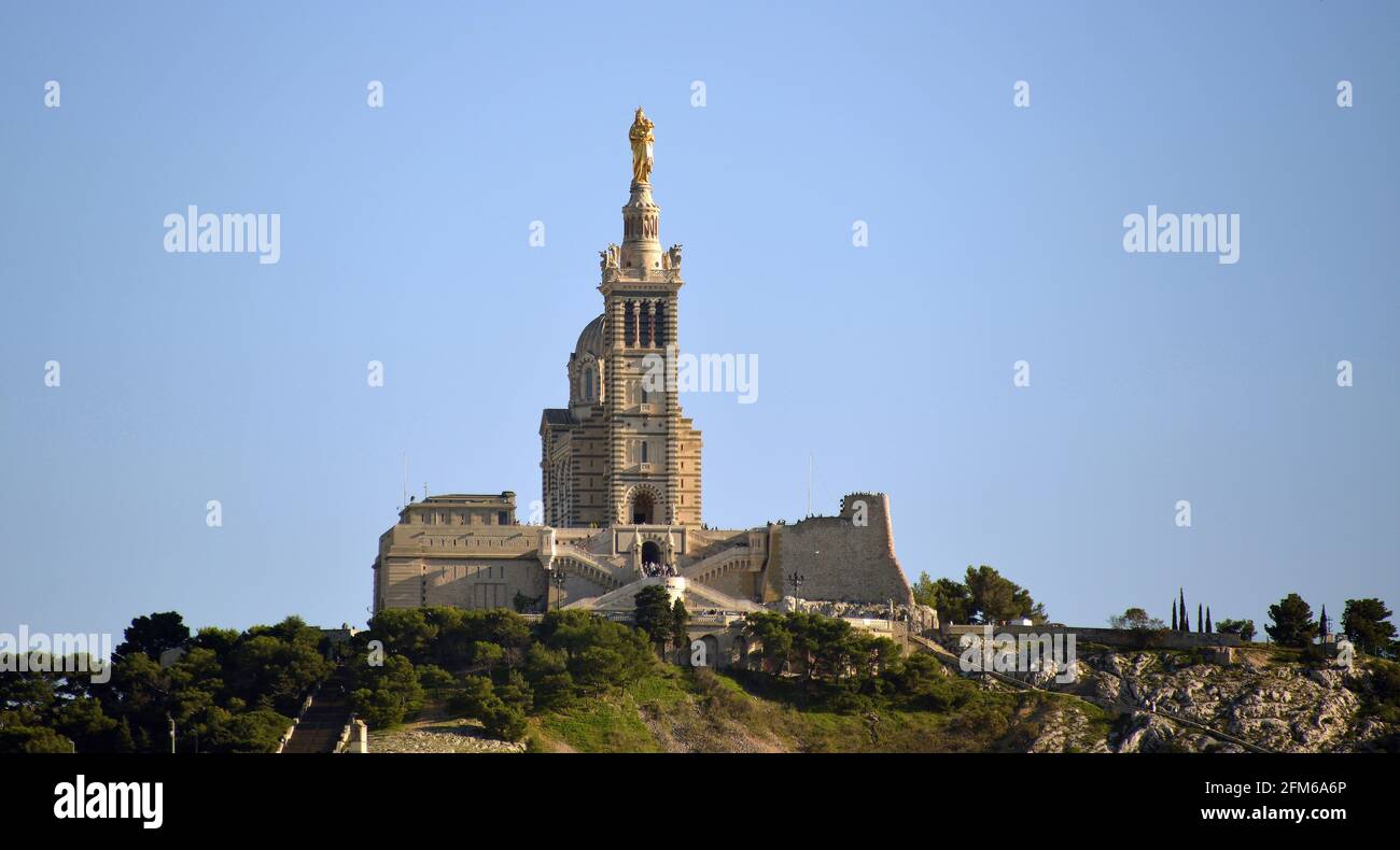 La basilique de Marseille ND de la Garde appelée ''la bonne mère'' Banque D'Images
