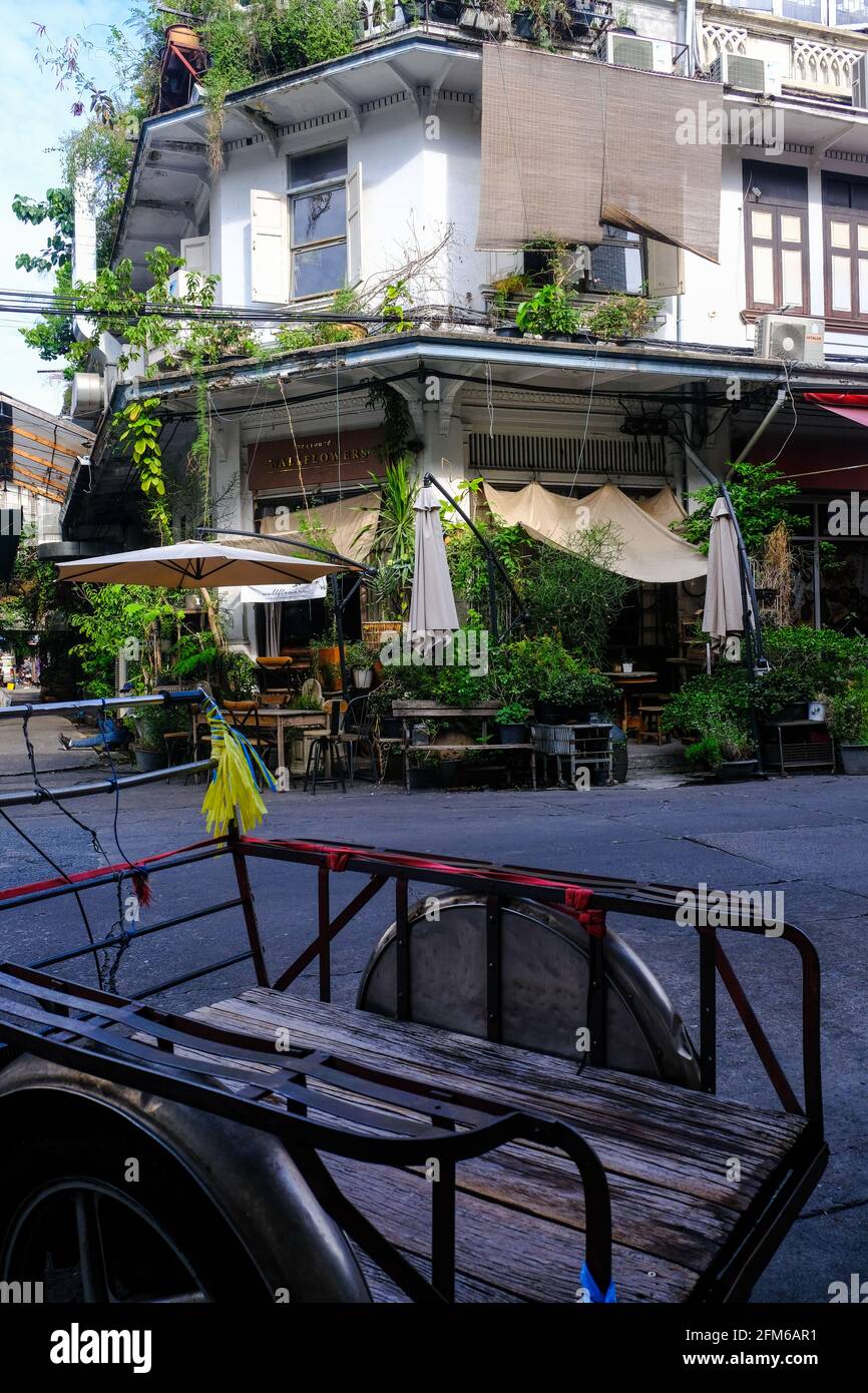 Un café pittoresque dans le quartier chinois de Bangkok, en Thaïlande. Banque D'Images