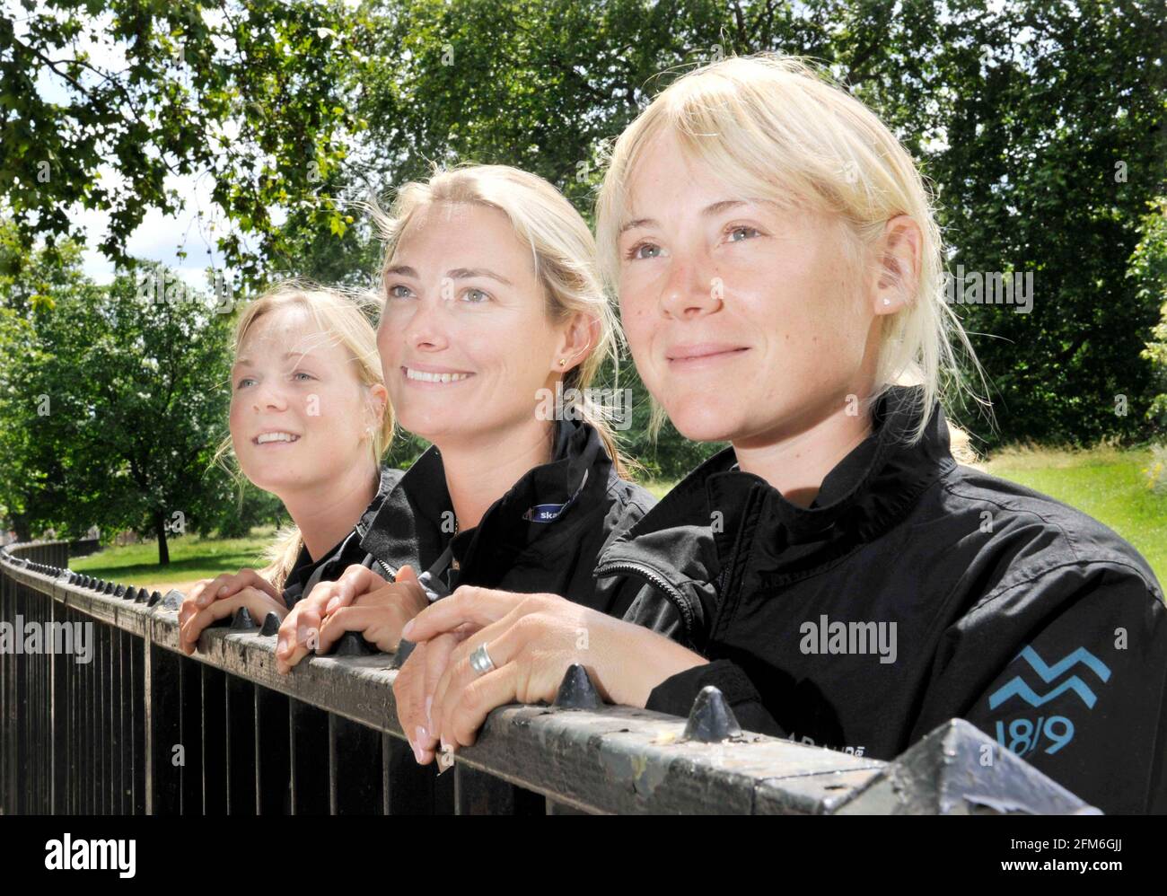 L'ÉQUIPE OLYMPIQUE DE VOILE DE GB. L-R SARAH AYTON, PIPA WILSON ET SARAH WEBB. PHOTOS DAVID ASHDOWN Banque D'Images