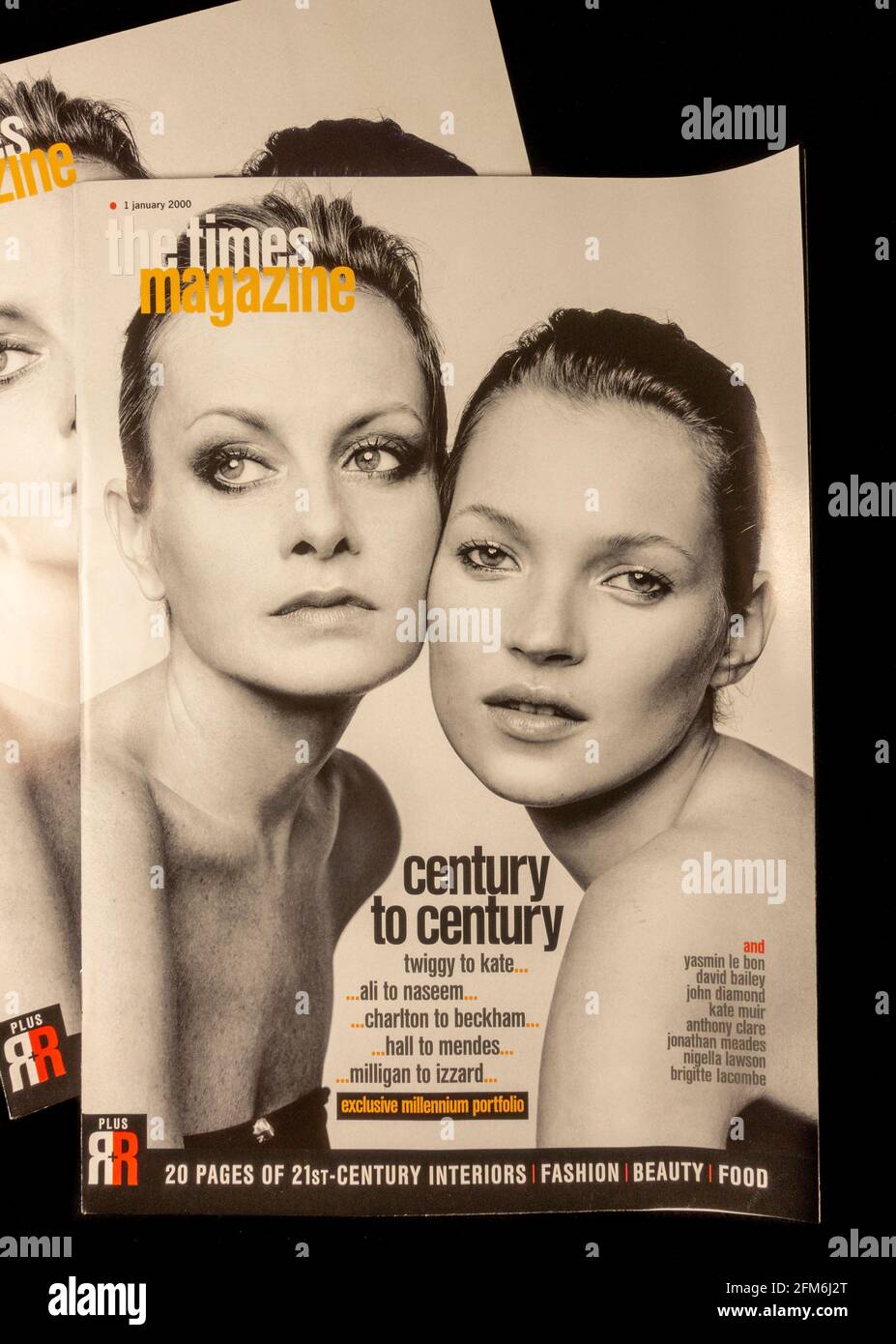 The Times Magazine du journal The Times du 1er janvier 2000 avec Twiggy et Kate Moss sur la couverture. Banque D'Images