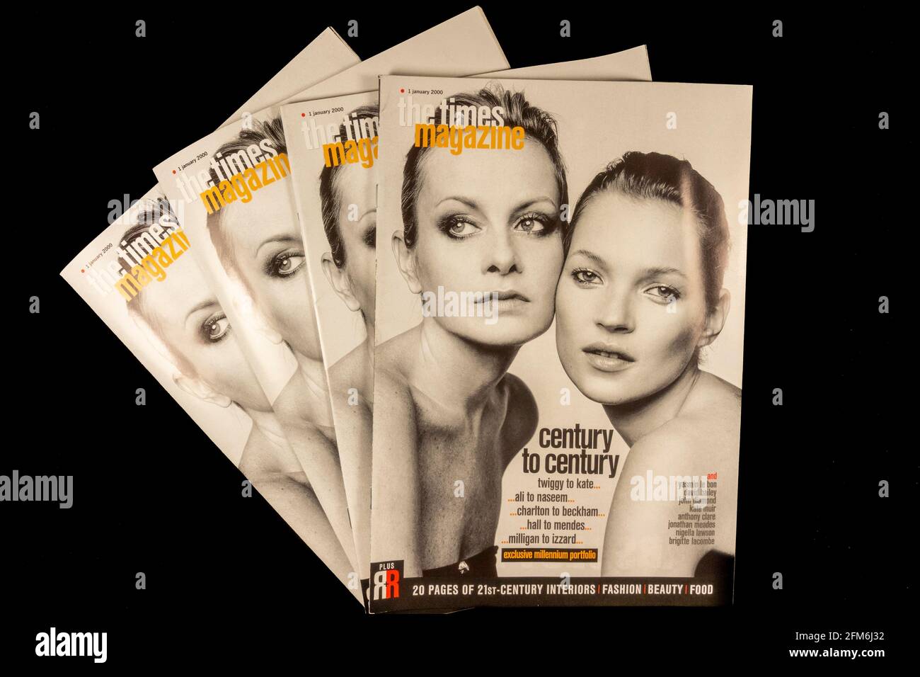 The Times Magazine du journal The Times du 1er janvier 2000 avec Twiggy et Kate Moss sur la couverture. Banque D'Images