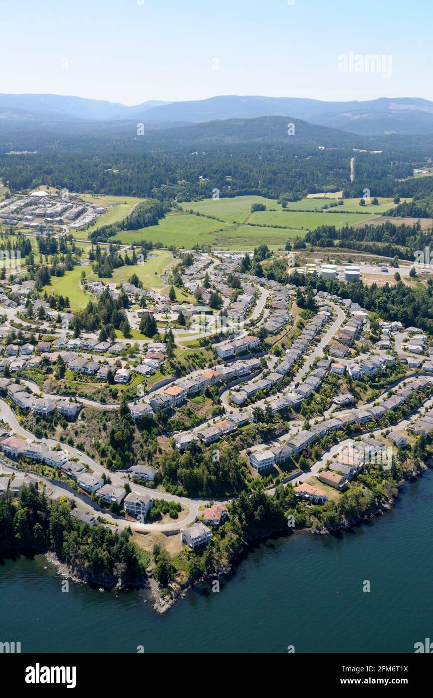 Photo de la subdivision Arbutus Ridge dans les airs, Mill Bay, île de Vancouver, Colombie-Britannique, Canada Banque D'Images